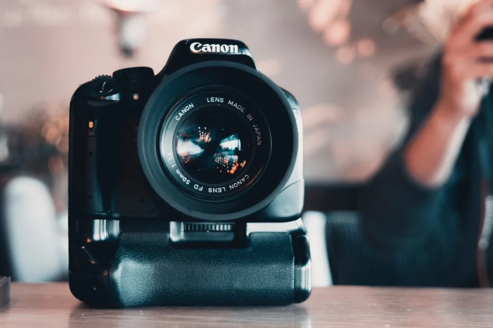 Câmera fotográfica profissional em close