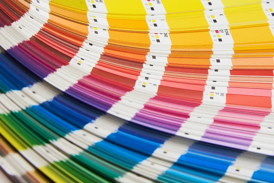 Catálogo de amostras de cores aberto
